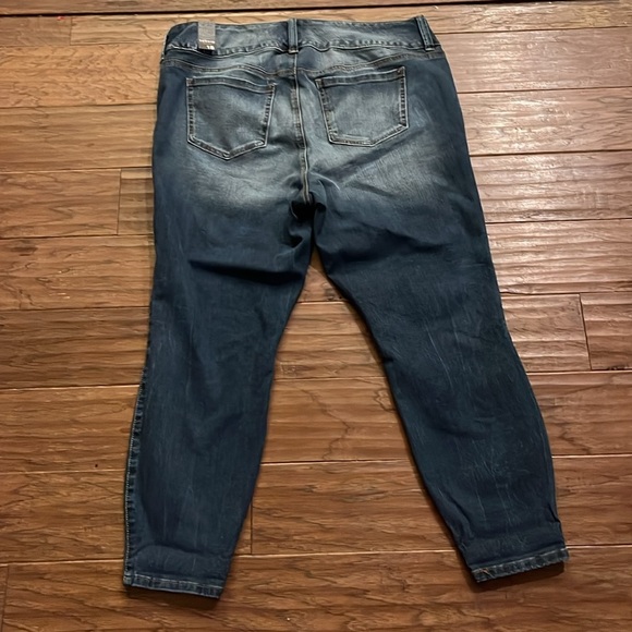 NWT Torrid Premium Ultra Stretch Cropped Jeans Size 18 - Picture 4 of 6